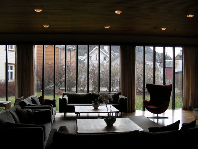 寝てなんかいられません<br /><br />　　街へ散歩へ