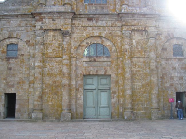 それでは、いよいよ修道院の中へ。