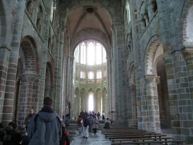 修道院のなか。<br />質素な感じです。