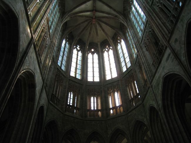 上を見上げてみる。