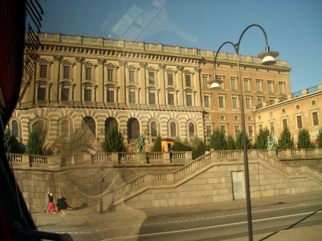 バスの中から撮りましたが、確か王宮だったと・・。