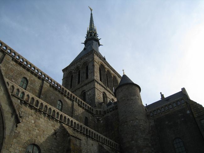 どれ、修道院を見上げる。