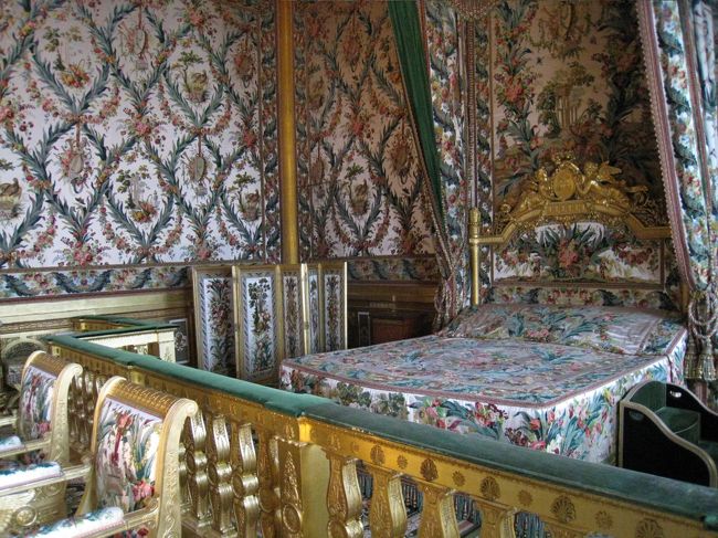 皇后の寝室。