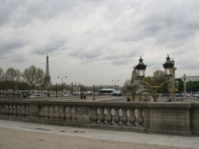 オランジュリー美術館前から。<br /><br />ここからは、日本で購入しておいた、ミュージアムパスに活躍してもらいましょう。