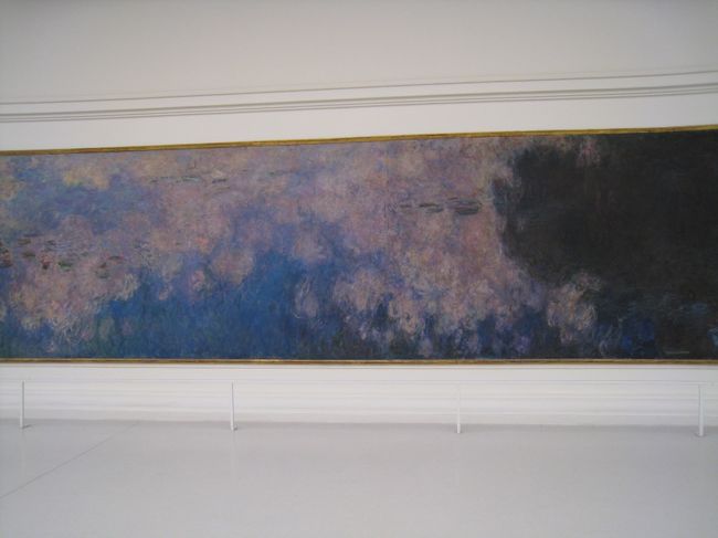 ひとつめの部屋。４点の作品が展示されています。