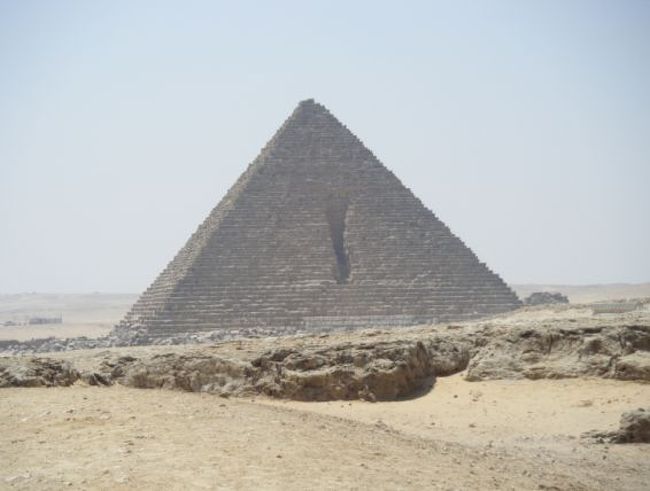 メンカウラー王のピラミッド<br />建造 BC 2550年頃<br />高さ 65m