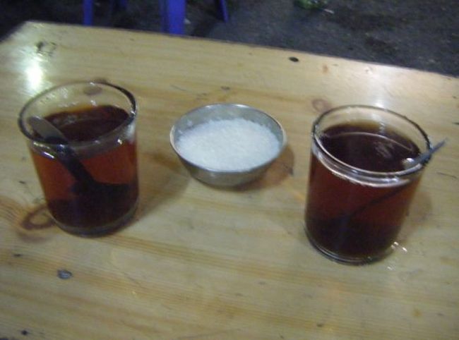 紅茶を飲みながら