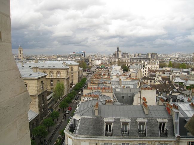 まだ、らせん階段の途中。<br />休憩がてらに写真を。