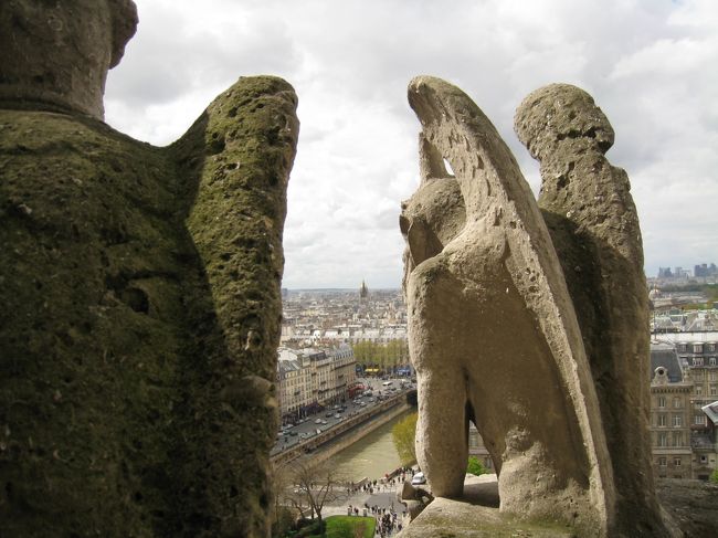 さて、らせん階段をのぼりきると、まずはこいつらがいます。