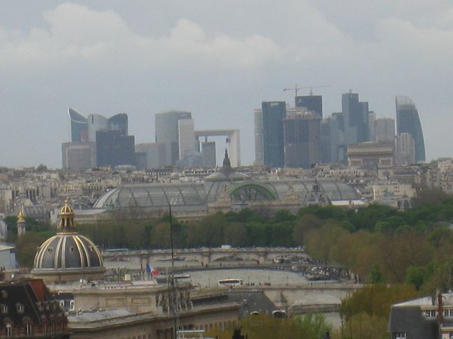 ラ・デファンス地区もズーム。