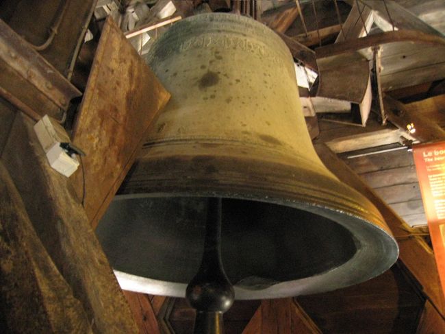 南塔にある大鐘。