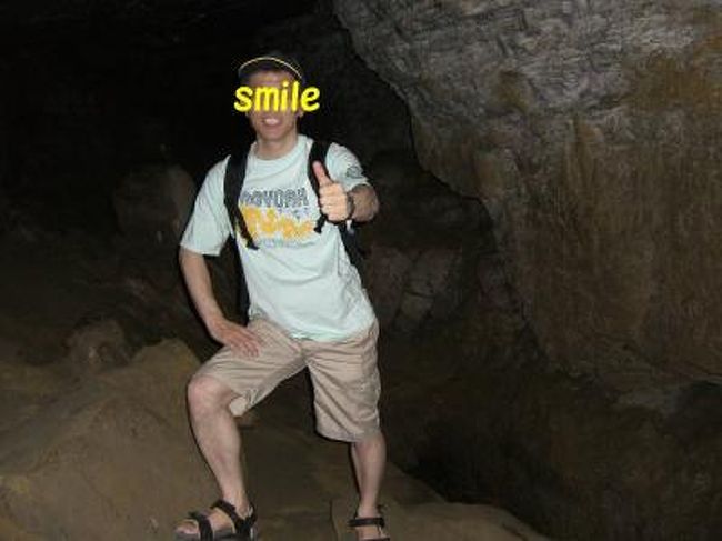 その洞窟の中で・・・・<br />ひんやりとして気持ちよかった<br />外は30度以上でした