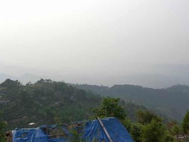 視界がクリアーなら、ヒマラヤが見えているはずの方向