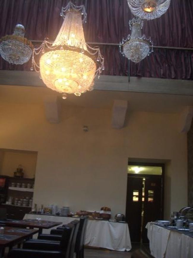 ホテルの朝食のお部屋。<br />一番乗りで緊張！<br />品数が多くて嬉しかった(＾^)<br />