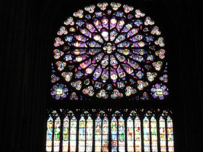 再び、バラ窓です。