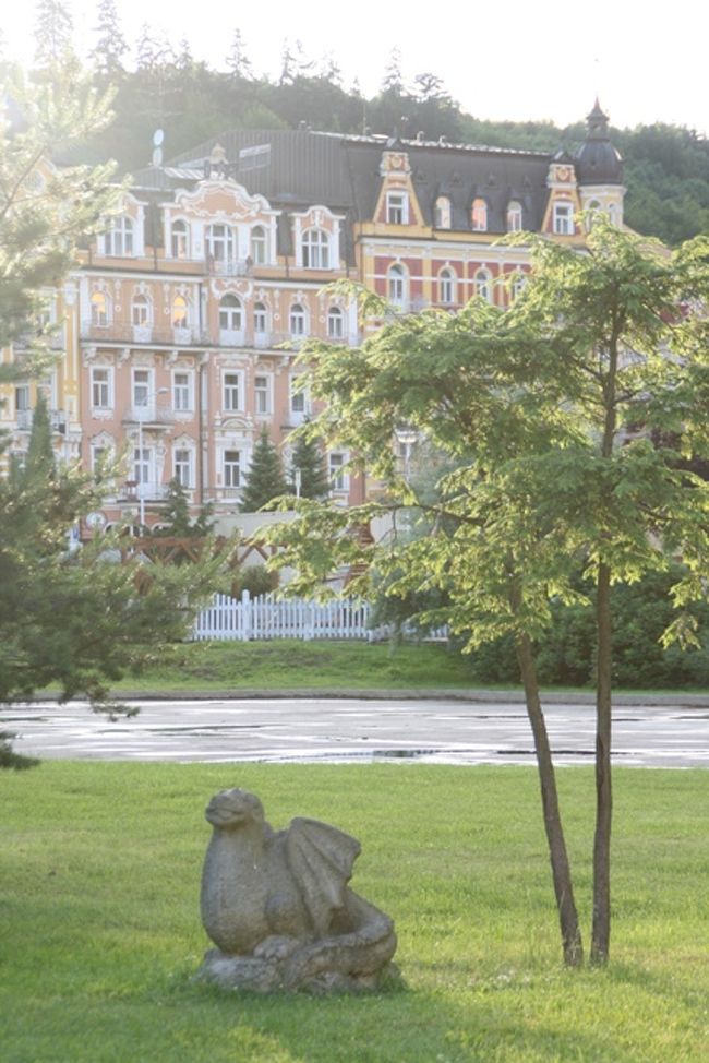 皆さん帰られたんじゃないですか？<br /><br /><br /><br />と　恐竜君。<br /><br />確かに施設は５時ごろ閉まってしまうようだった。