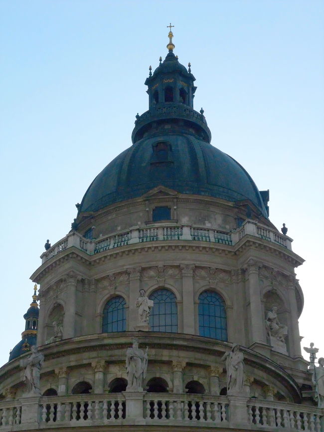 本当はこのドームの周囲の展望台に上りたかったのだけれど、4月は16:30で終了で、間に合わず(T_T)。またまた(何回目？)再訪の理由が増えました(^^ゞ