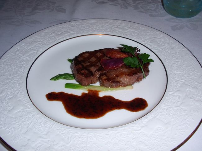 メインは石垣牛のステーキ！お肉尽くしで大満足♪