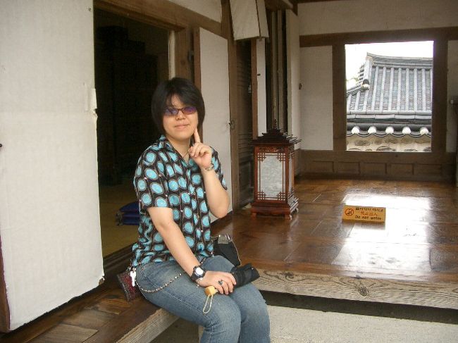 負けずに♪<br /><br />「そこ座っちゃダメって、書いてない？」<br /><br />え・・。<br />まじっすか。