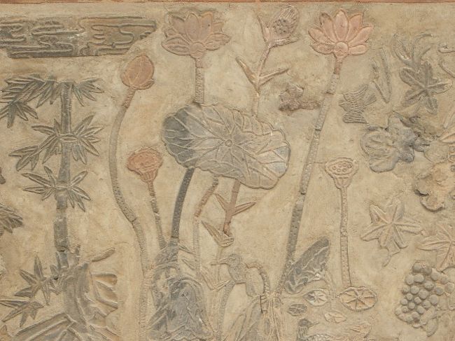 ・・すんません。<br />長々と見て頂いた、写真の模様は何かというと、こうして入った景福宮の壁、です。<br /><br />なは☆<br />キレイですね。<br /><br />前回、建物などは散々撮ったので、ほとんど撮らずに終わりまして。<br />じゃあ、何を撮ったのかというと〜。<br />こんな写真ばっか。<br />模様が、好きなんです。<br />しつっこく、撮っちゃうんですよね。<br /><br />お気に入りです。<br /><br /><br />