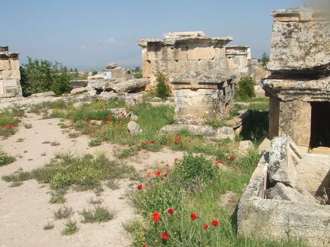 ヒエラポリス<br />古代のお墓がたくさん