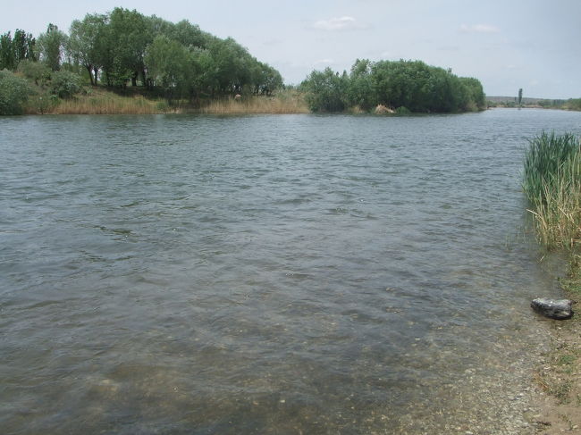 ”赤い川”で釣りもしました