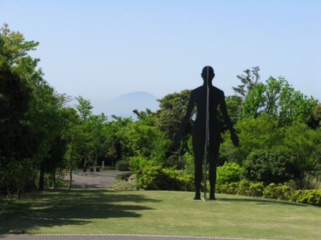 ここにきたら、この作品「男と女」を観ておきたい！<br />こちらからは女性に見えるシルエットも･･･