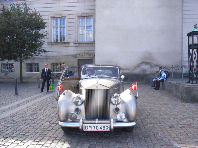 ロールスロイスが停まっていました