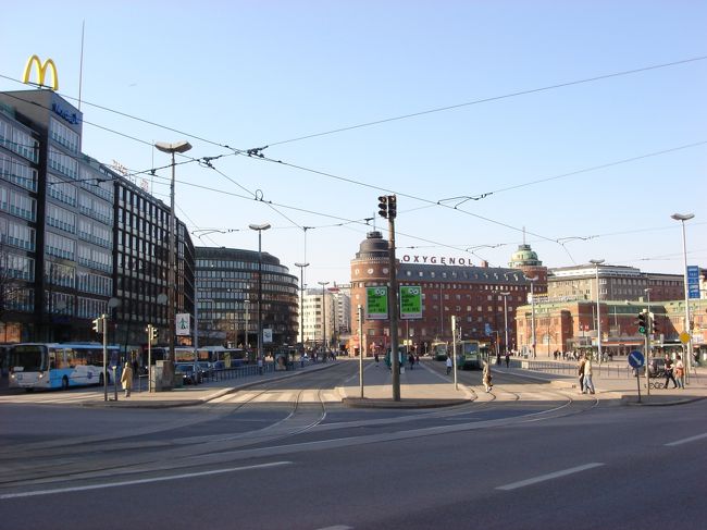 私が滞在してたホテル（ヒルトン.ヘルシンキ.スットランド）の近所でここからトラム（２ユーロ）に乗ります