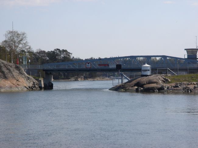 この先に信号機があります。船で信号機を見るのは初めてでした