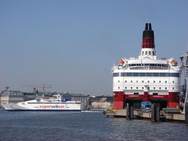 カナヴァ.ターミナル　kANAVATERMINAALI<br />に接岸されているフェリーです。