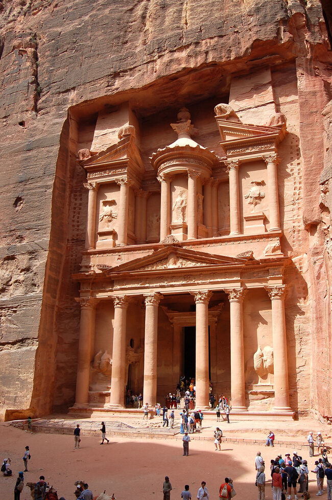 Petra 1ゲートからエル・カズネへ』ペトラ(ヨルダン)の旅行記