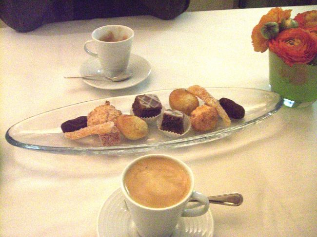 この辺になると既に満腹状態。こっちに備えてチーズを控えておけば良かった・・・と、これもいつも後悔するのです。<br />