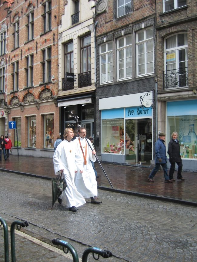 さてと、雨も上がったし、出番も近いし、そろそろ持ち場にスタンバるか！<br />