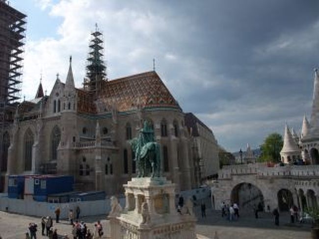 漁夫の砦から見たマーチャシュ教会です。