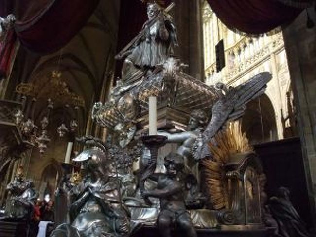 純銀製だそうです。