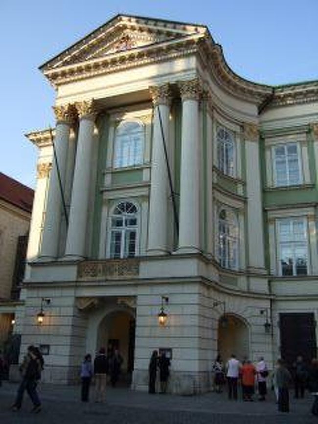 ここでモーツァルトがドン・ジョバンニの杮落としをしたそうです。