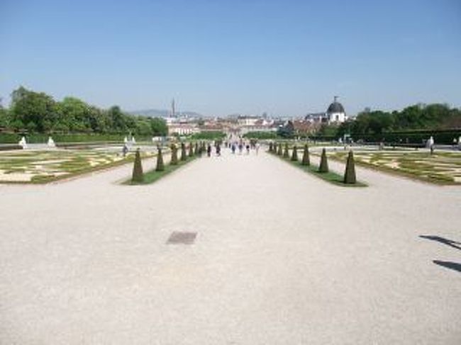 ベルヴェデーレ宮殿の庭園です。