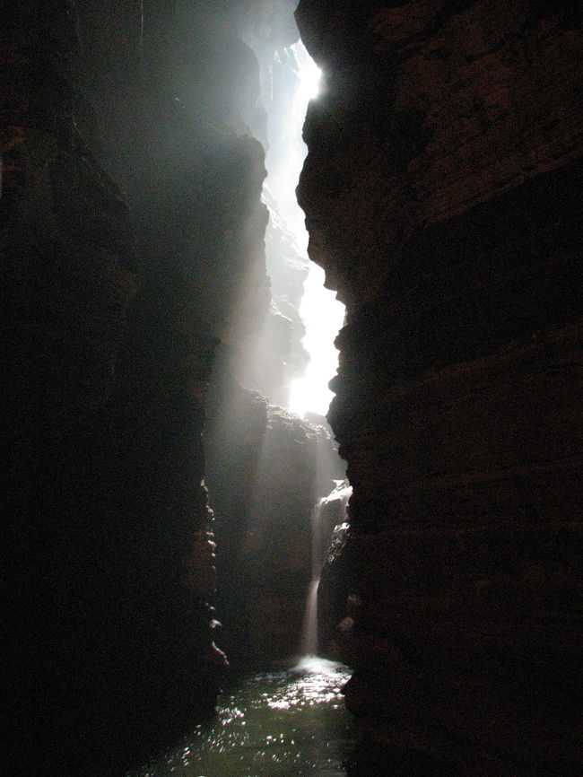 ガイドブックにものってる洞窟。<br />とにかく真っ暗。<br />川口浩になった気分になれる。<br />それだけ。