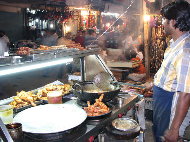 肉屋台。<br />早く発見したかった・・・本当に美味い。<br />デリーで、いやインドで一番美味い。