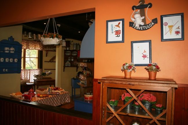 入るとこんな感じ。<br /><br />キッチンが見えます。