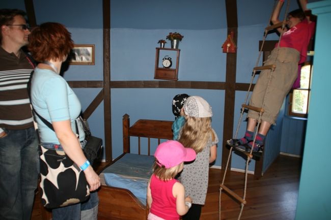 子ども達はムーミンの部屋でも遊びます。<br /><br /><br />本当に本当に子どもが多くて・・・。<br />