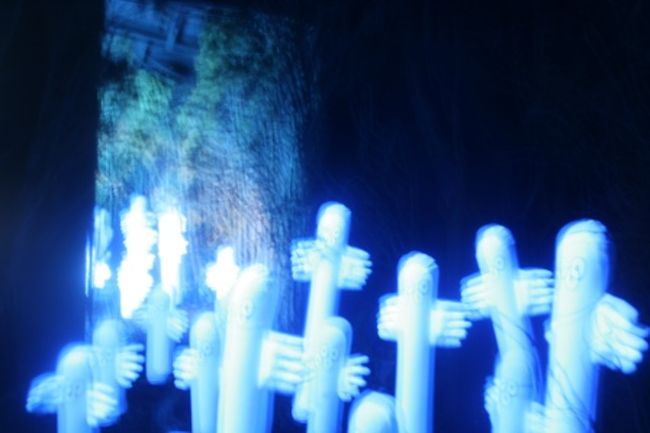 ニョロニョロ  ニョロニョロ<br />ニョロニョロ  ニョロニョロ<br /><br />光っちゃいます。ニョロニョロ