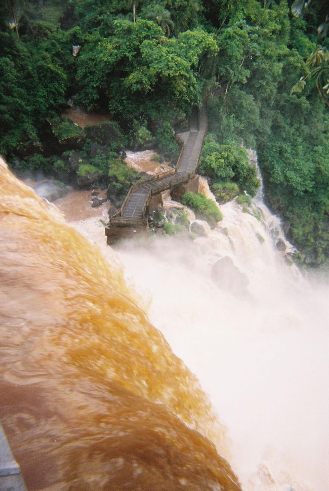 日没ぎりぎりまで滝を見ていました。