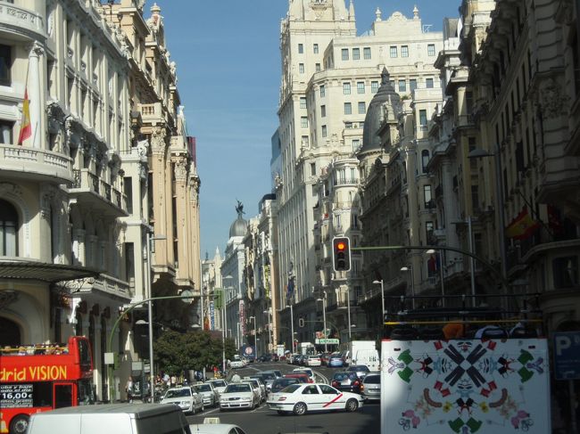 ヨーロッパ特有の建物が立ち並んでおり、好きな街並みだ。