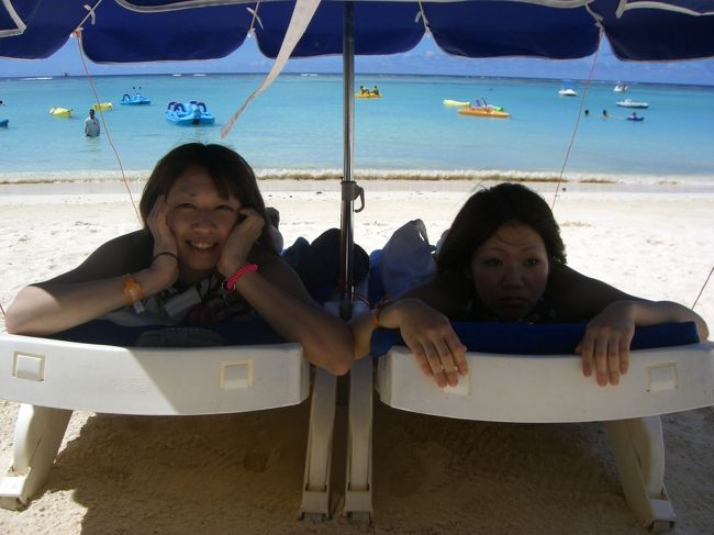 ビーチパラソルの下で☆☆