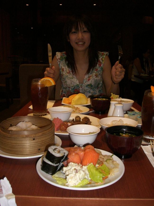 日本食もあるごはんやさんにて！！<br /><br />やっぱ日本食が１番だな〜♪<br /><br />味噌汁４杯くらい食べた！！笑