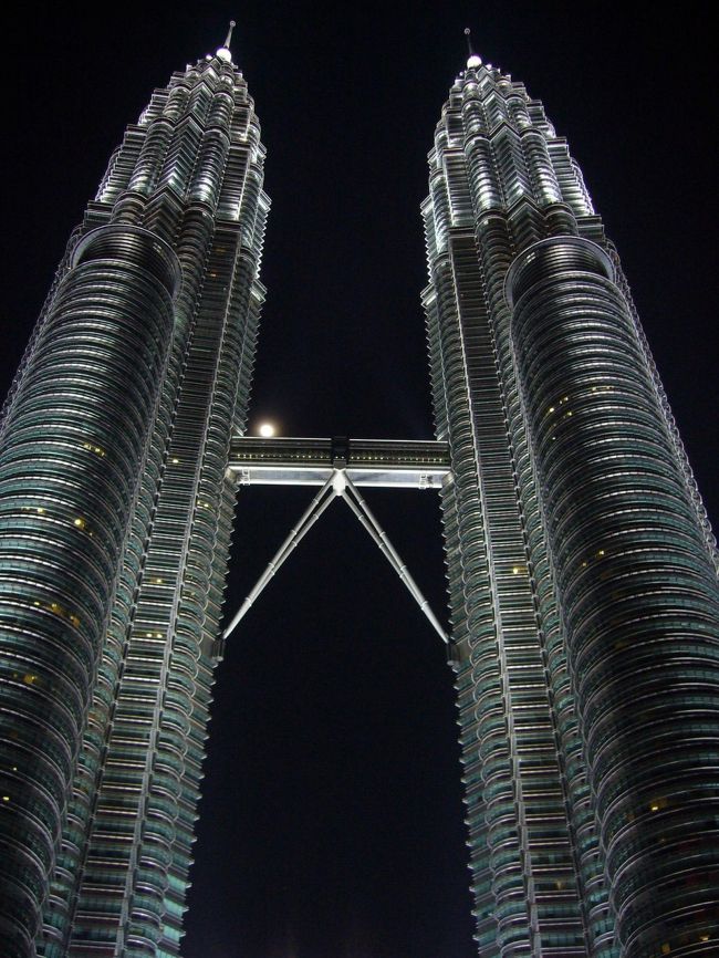 もちろんこれ！<br />ペトロナスツインタワー！！！！！<br /><br />はぅぅ…ため息出ちゃうぐらい美しいです。