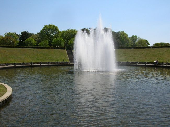 大きな噴水を見て