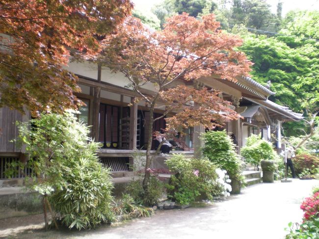 こちらが本堂。<br /><br />長安寺には国重文の仏像などがあるのですが、それらは収蔵庫に保管されているので、お願いして見せていただきました。<br />平安時代後期の作という太郎天像は、榧（かや）の一木造りだという美しい像でした。太郎天って誰なのかは分からないのですが…見た目は少年の頃の聖徳太子像によく似ていました。